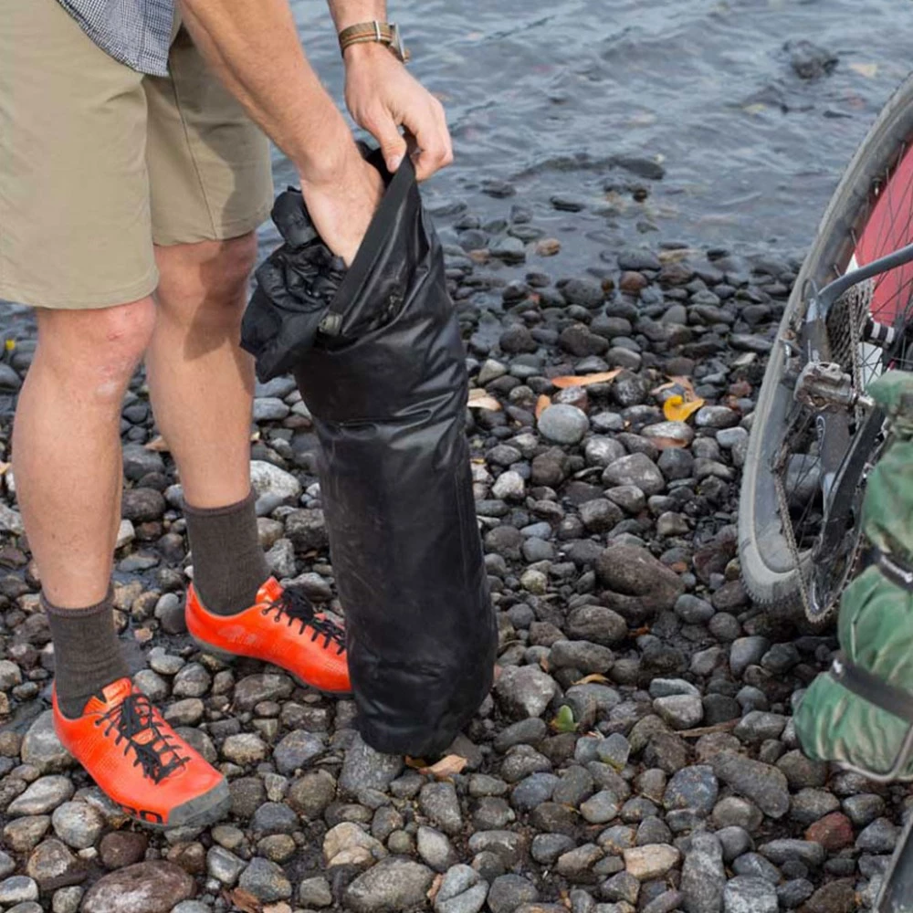 Blackburn OUTPOST Handlebar Roll & Drybag – Image 3